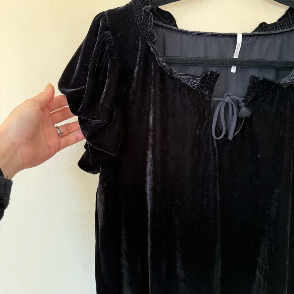 Free People Velvet Puff Sleeve Top Black Smocked V Neck Boho Chic Romantic XS